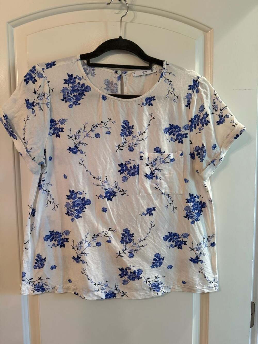 Mng Basics Blouse Size 6 White Blue Floral Short Sleeve Pocket